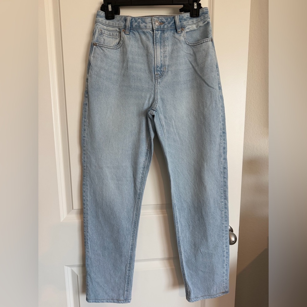 American Eagle Light Blue High-Waisted Mom Jeans